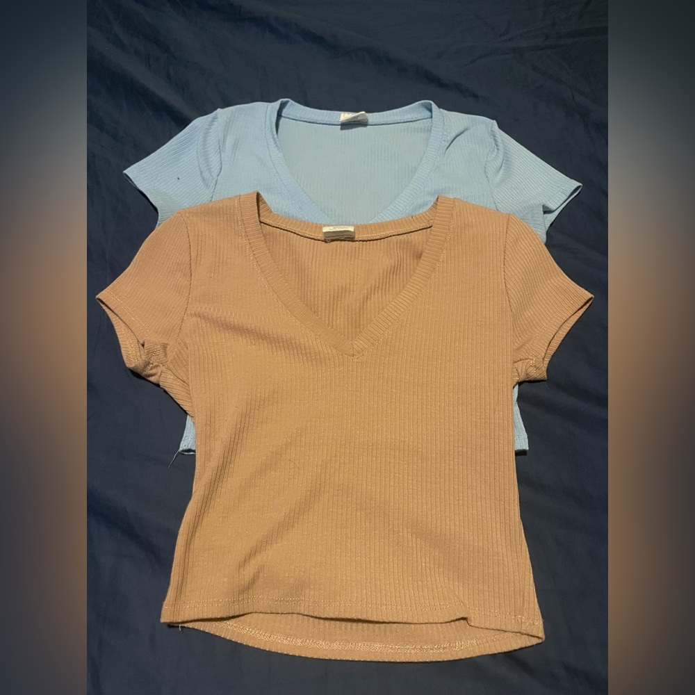 Full Tilt Short Sleeve V-Neck Tops - Light Blue and Tan
